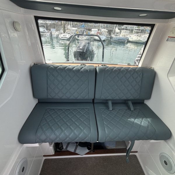 Écran Simrad NSS12 Axopar 28 Cabin | Rioux Nautique