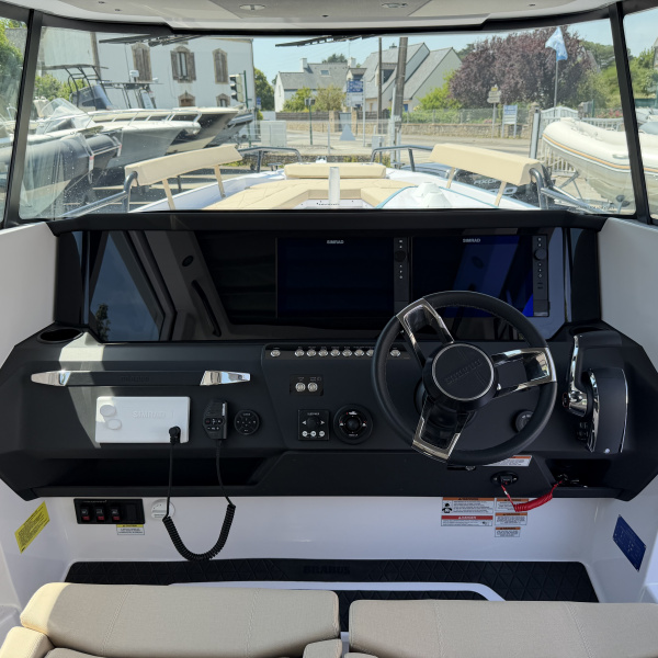 Timonerie Axopar 29 XC – double traceur Simrad NSS 4 12