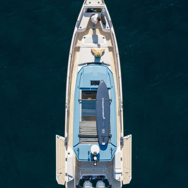 Axopar 38 Cross Top cockpit modulable | Rioux Nautique