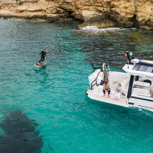 Axopar 38 Sun Top cockpit modulable | Rioux Nautique