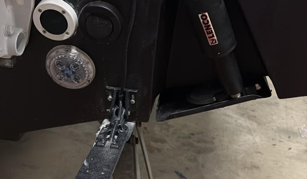 Flaps Lenco LED installés sur Boston Whaler Outrage 260 | Rioux Nautique
