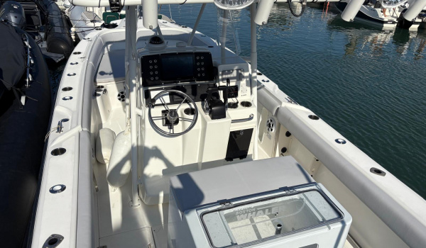 Feux de navigation LED Boston Whaler 260 modernisé | Rioux Nautique