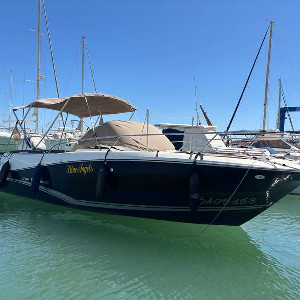 Cap Camarat 7.5 WA 2016, Yamaha 225 cv – 384h, pont en teck, GPS Garmin, VHF, WC marin, | Rioux Nautique