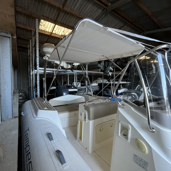 Tempest 700 Capelli en navigation sur mer calme | Rioux Nautique