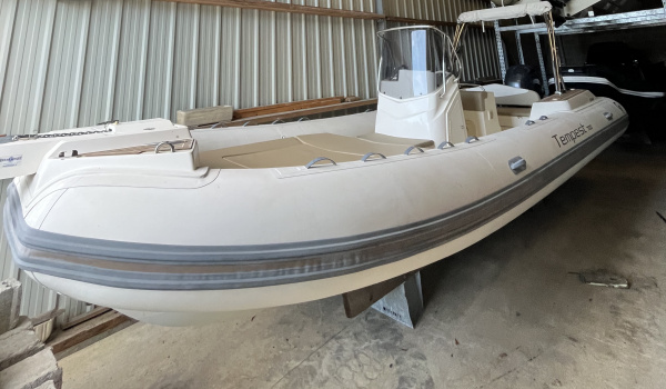 Achat Capelli Tempest 700 + Yamaha F200 (2015 & 187h)