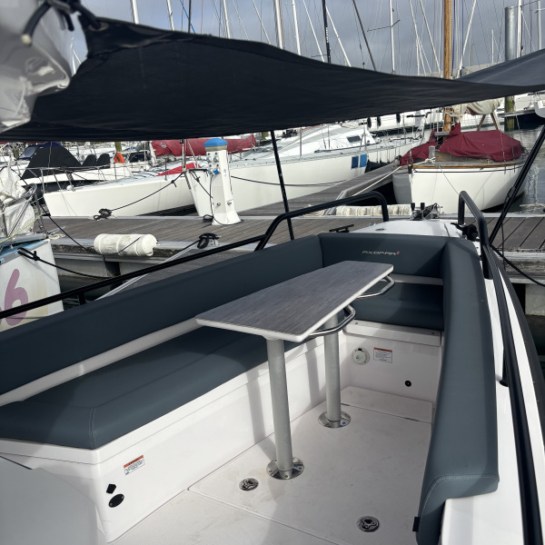 Cabine arrière Axopar 28 Cabin | Rioux Nautique