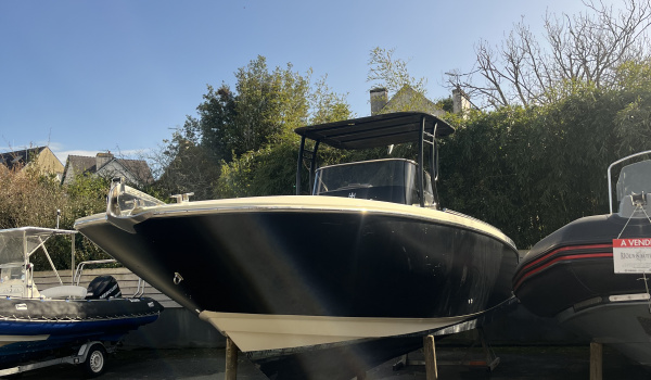 Achat CapoForte – INVICTUS FX270 + Mercury 300cv (2019 & 112h)