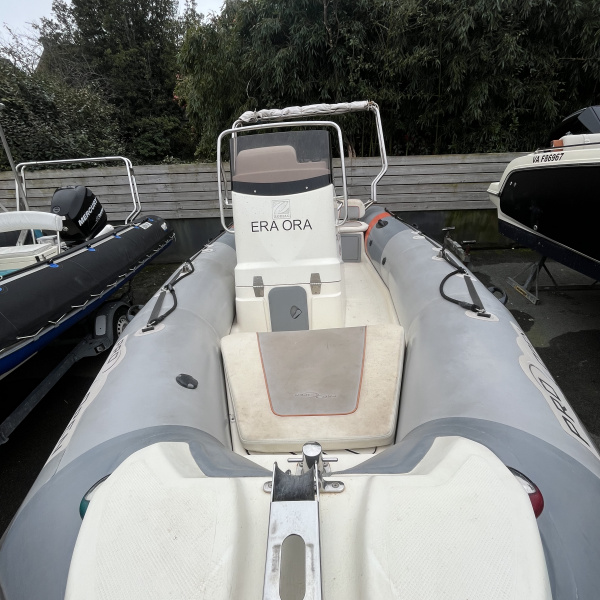 Zodiac Pro Open 550 bien équipé avec GPS traceur et sellerie complète | Rioux nautique