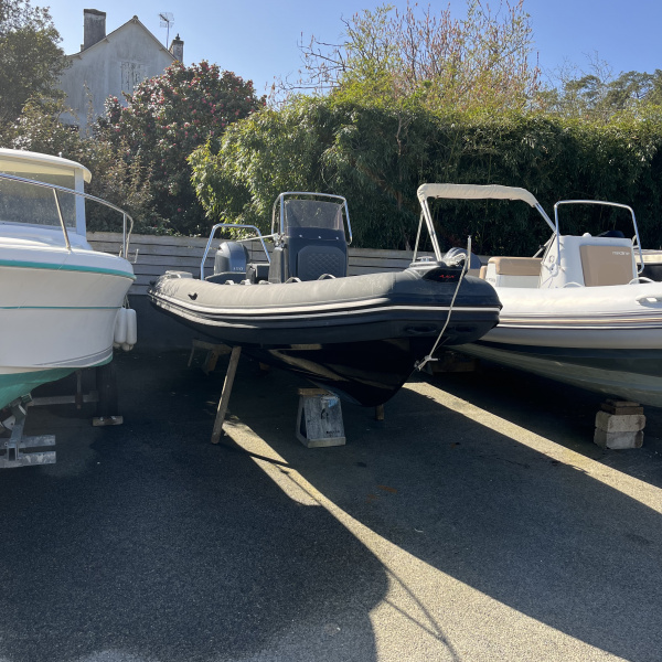 3D Tender 655 2022 avec moteur Yamaha 150cv et seulement 13 heures | Rioux nautique