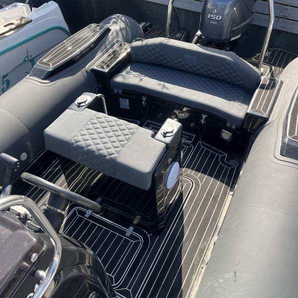 Poste de pilotage semi-rigide 3D Tender avec console centrale | Rioux nautique