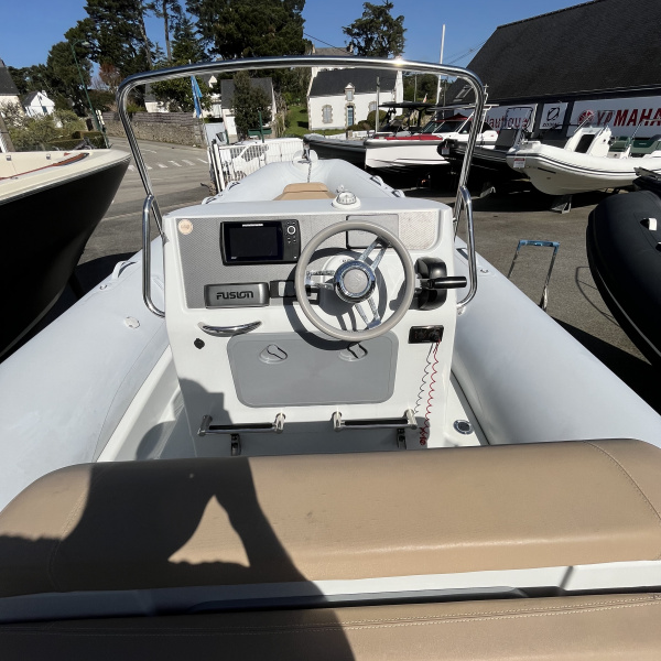 Bain de soleil avant spacieux sur Medline 7.40 Zodiac