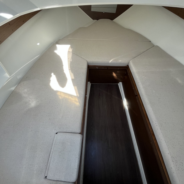 Bain de soleil avant Cap Camarat 6.5 WA S3 avec coussins complets | Rioux nautique