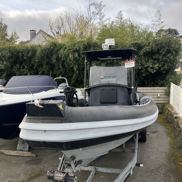 Semi-rigide 8,6m, 26 passagers, 2x300CV Suzuki, T-TOP et pilote auto. | Rioux Nautique