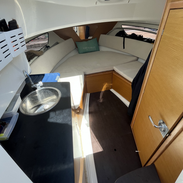 Console de barre Cap Camarat 7.5 WA – GPS Garmin et commande de gaz électrique | Rioux Nautique