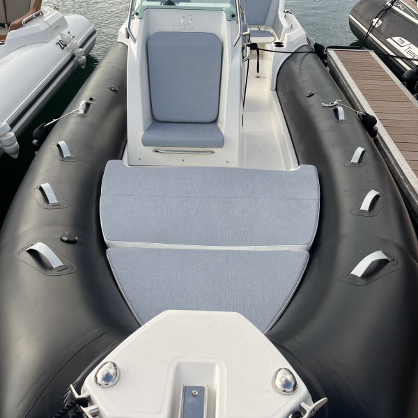 Flotteur hypalon-néoprène noir Zodiac Medline 6.8 neuf | Rioux Nautique