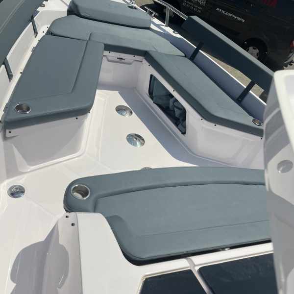 Axopar 29 XC Cross Cabin 159 900€ – Occasion 2024 | Rioux Nautique