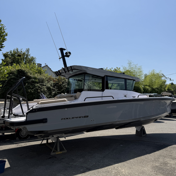 Vue de profil Axopar 29 XC neuf 2026 – Mercury V8 300 XXL Noir