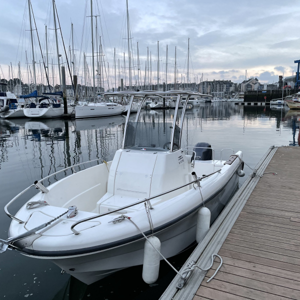 Ostrea 600 T-Top d’occasion 400 h, excellent état | Rioux Nautique