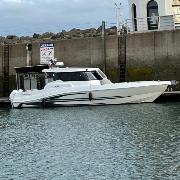 Vivier et coffres de rangement du Silvercraft 36 HT – bateau pêche 2023 | Rioux Nautique