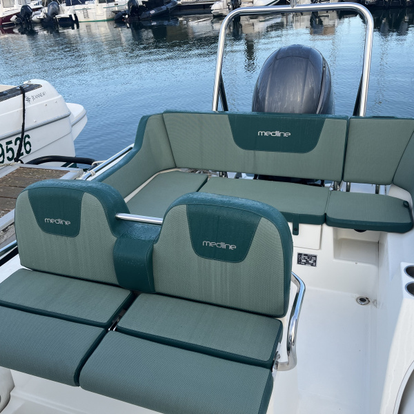 Semi-rigide Zodiac Medline 6.8 de 2023, équipé d’un Yamaha F200 XCA 226h, excellent état général | Rioux Nautique