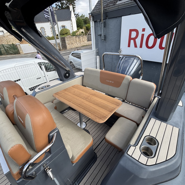 Zodiac Medline 7.5 full options avec remorque Mecanorem MTX 2002F, kit passerelle et treuil électrique | Rioux Nautique