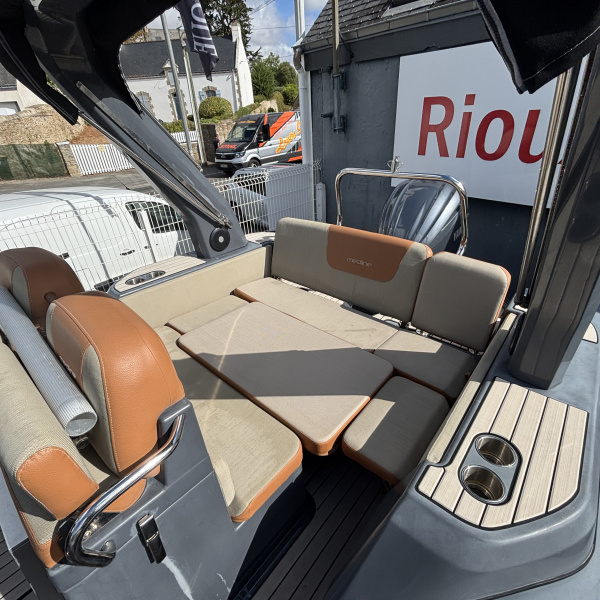 Zodiac Medline 7.5 première main, stockage hivernal en intérieur, entretien constructeur suivi | Rioux Nautique