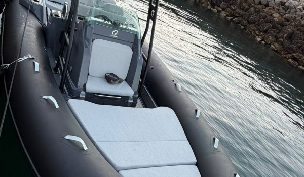 Zodiac Medline 7.5 T-Top, vue du carénage et de l'antifouling | Rioux Nautique