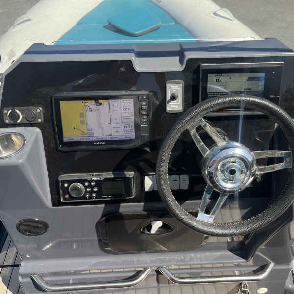 Moteur Yamaha F300 BET sur Zodiac Medline 7.5, commande électrique | Rioux Nautique