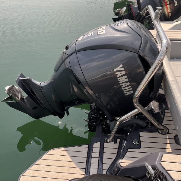 Semi-rigide Zodiac Medline 7.5 avec flotteur hypalon-néo noir carbone | Rioux Nautique