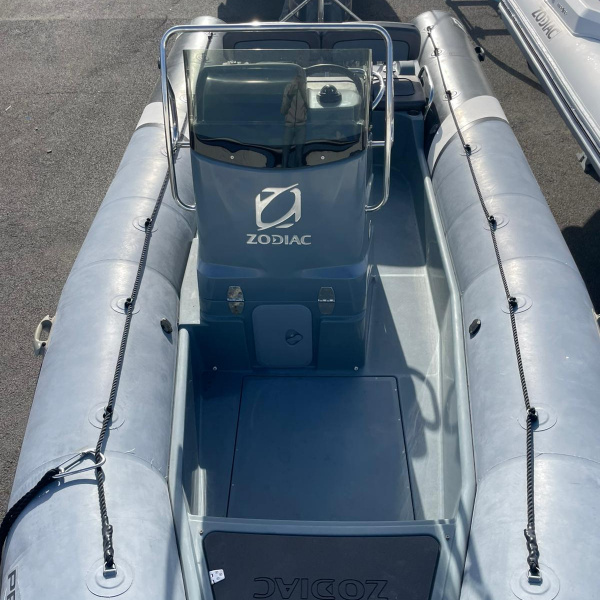 Semi-rigide Zodiac Pro Open 650 équipé Garmin Echomap 72sv et mât de ski | Rioux Nautique
