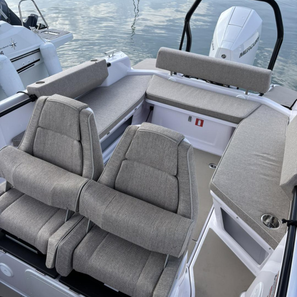 Axopar 22 T-Top prêt à naviguer, antifouling et accastillage complet | Rioux Nautique