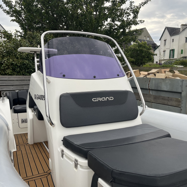 Grand Golden Line 580 Hypalon Orca 2021 équipé d’un moteur Honda BF100 et d’un pack complet d’options nautiques | Rioux nautique