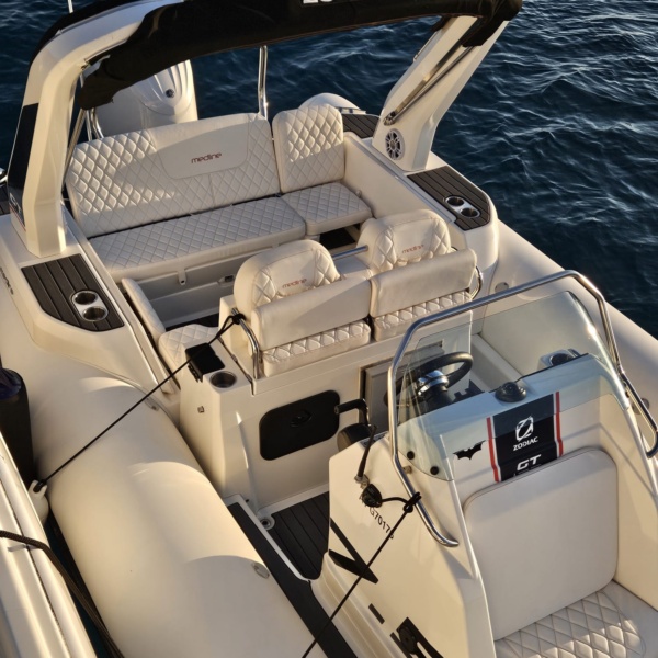 Semi-rigide Zodiac Medline 7.5 GT 2024 à vendre avec moteur Yamaha F300 | Rioux Nautique
